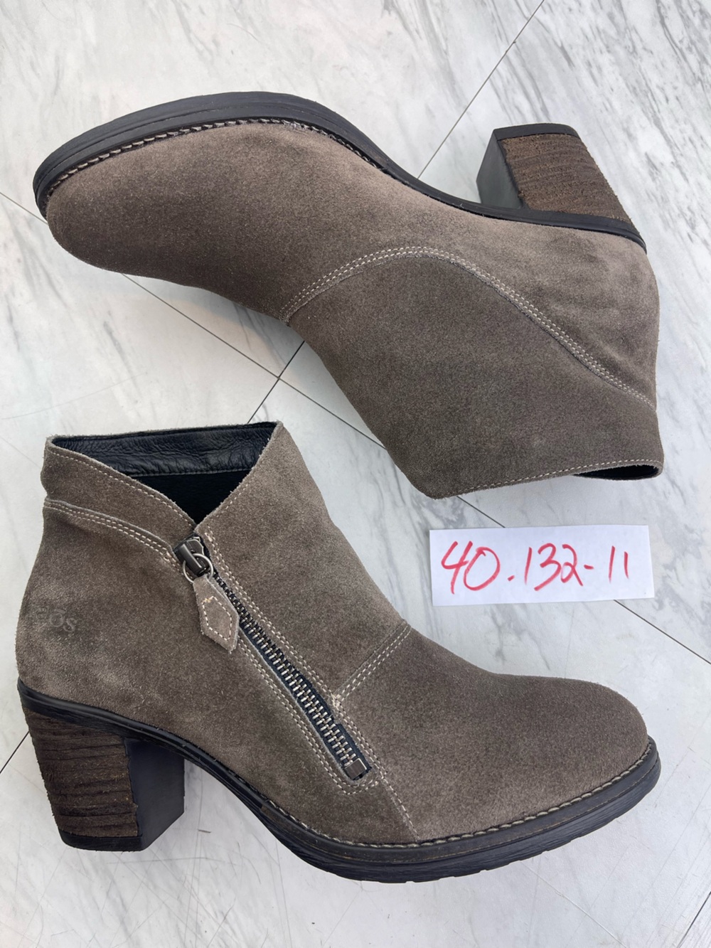 Taos Billie Ankle Boots Womens 9-9 / 40 Gray Suede Comfortable Block Heel Zip Up